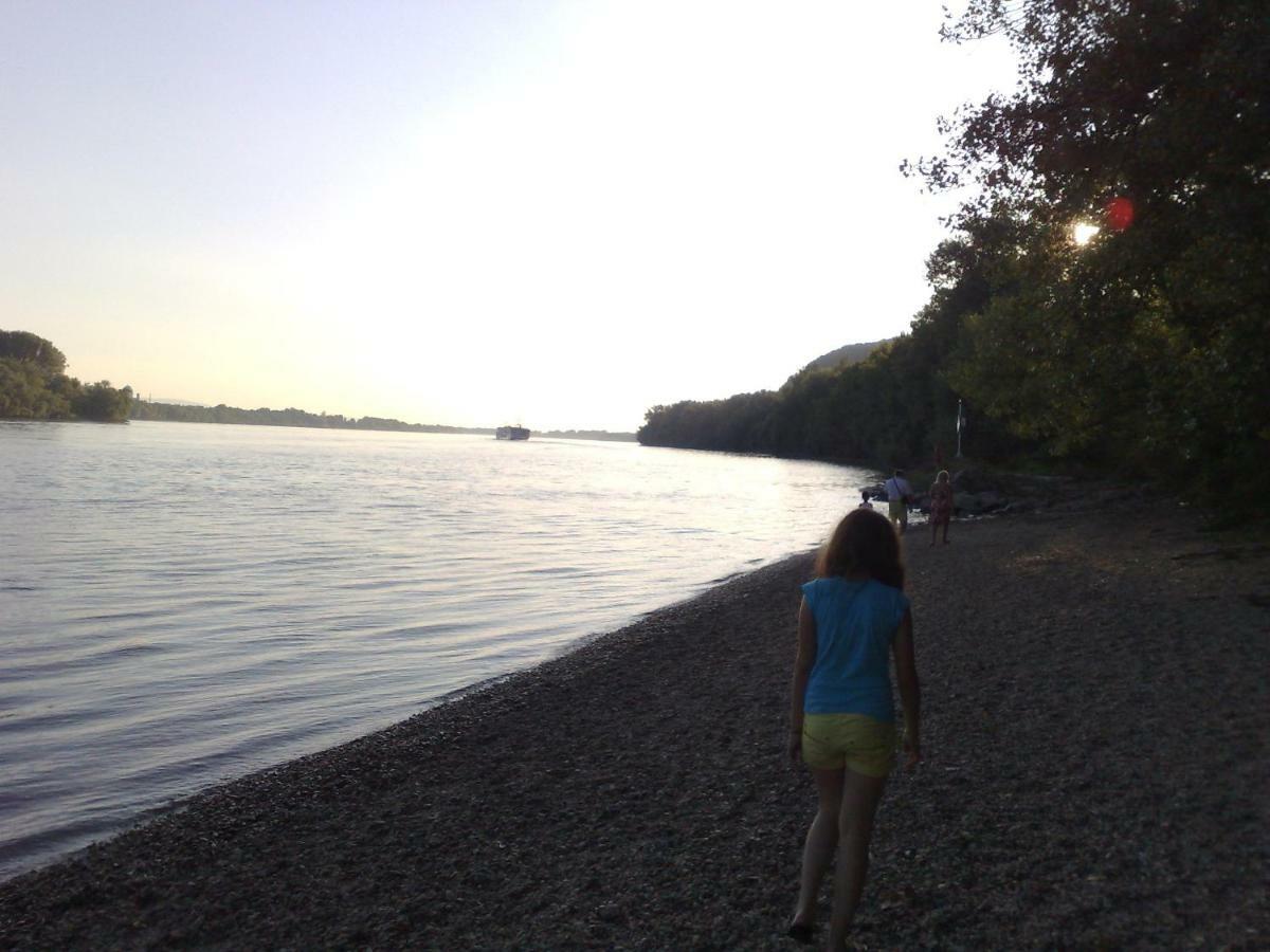 Karavan Štúrovo Bagian luar foto